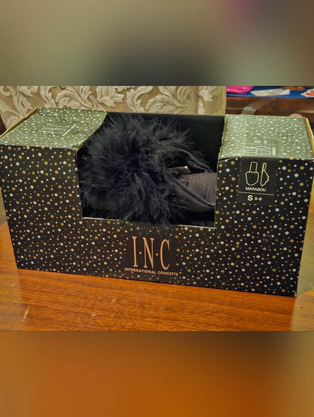I.N.C. Black Faux-Fur Pom Slippers Sz. 5/6